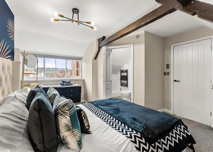 30 Percent Off The Sophisticated Central Whitby Abode - 3 Bed