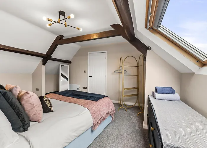 30 Percent Off The Sophisticated Central Whitby Abode - 3 Bed