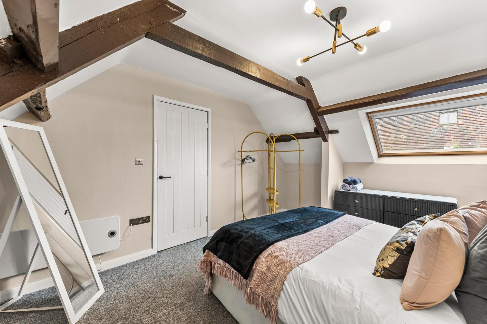 30 Percent Off The Sophisticated Abode - 3 Bed